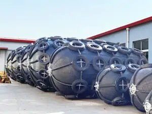 floating-yokohama-pneumatic-rubber-fenders